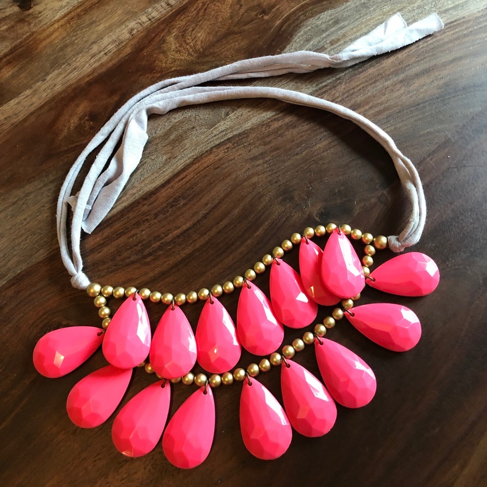 Pink statement necklace - Picture 2 of 5